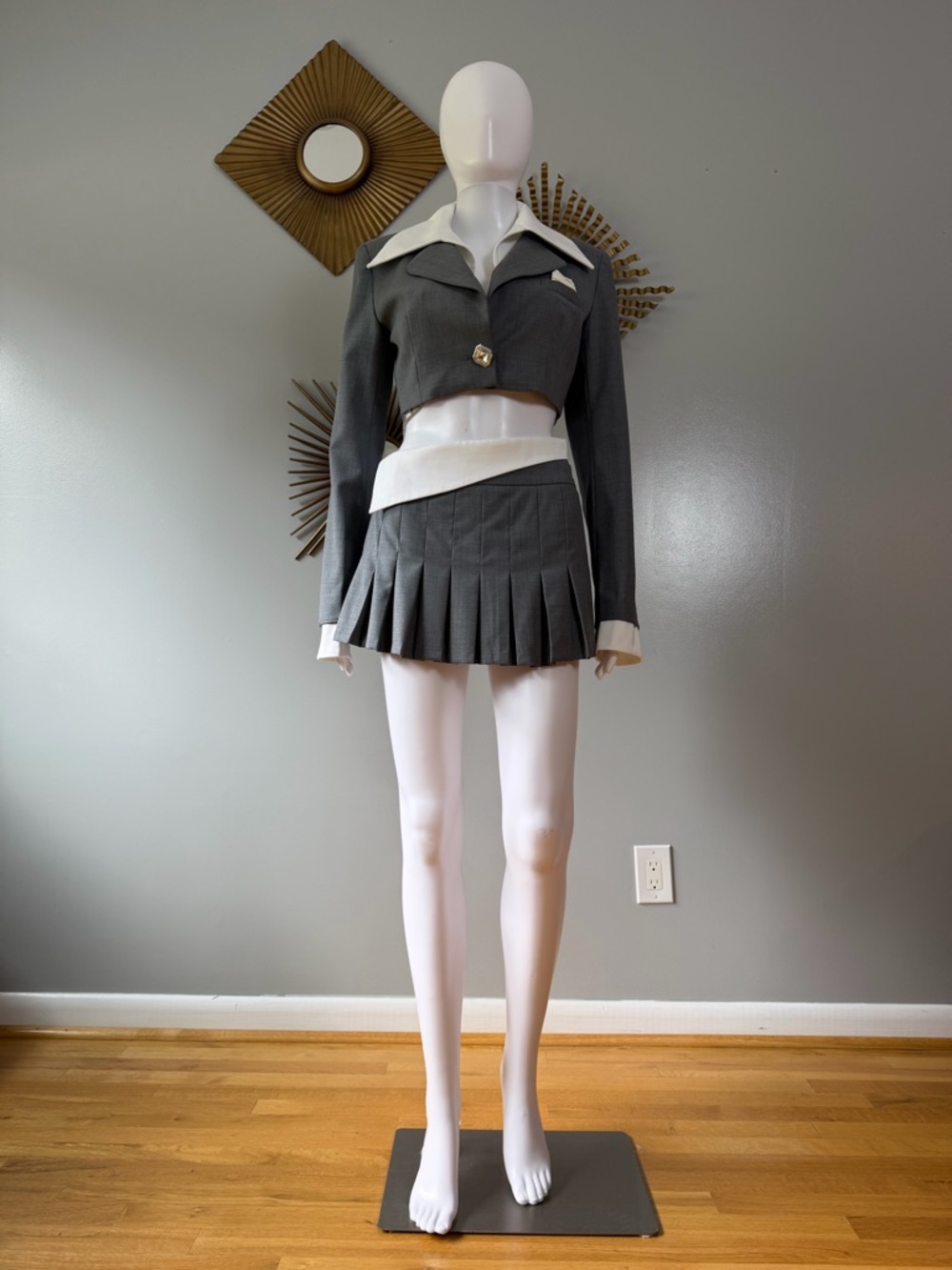 Nana Jacqueline - Charlotten & Harper Gray and White Pleated Skort Set - Picture 2 of 16